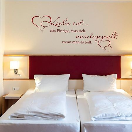 Sleepbeeone Wilhelmshaven Hotel ภายนอก รูปภาพ