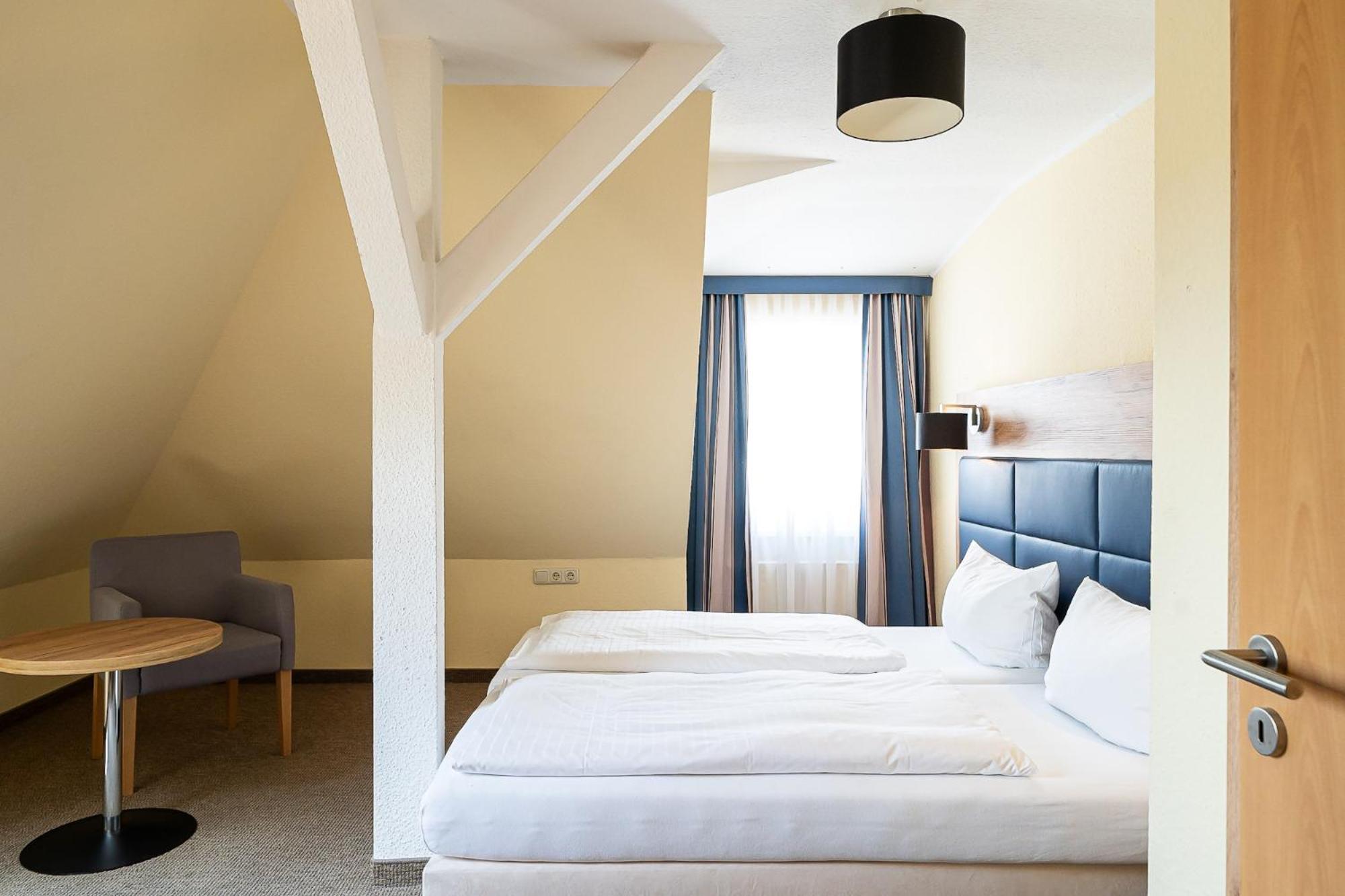 Sleepbeeone Wilhelmshaven Hotel ภายนอก รูปภาพ