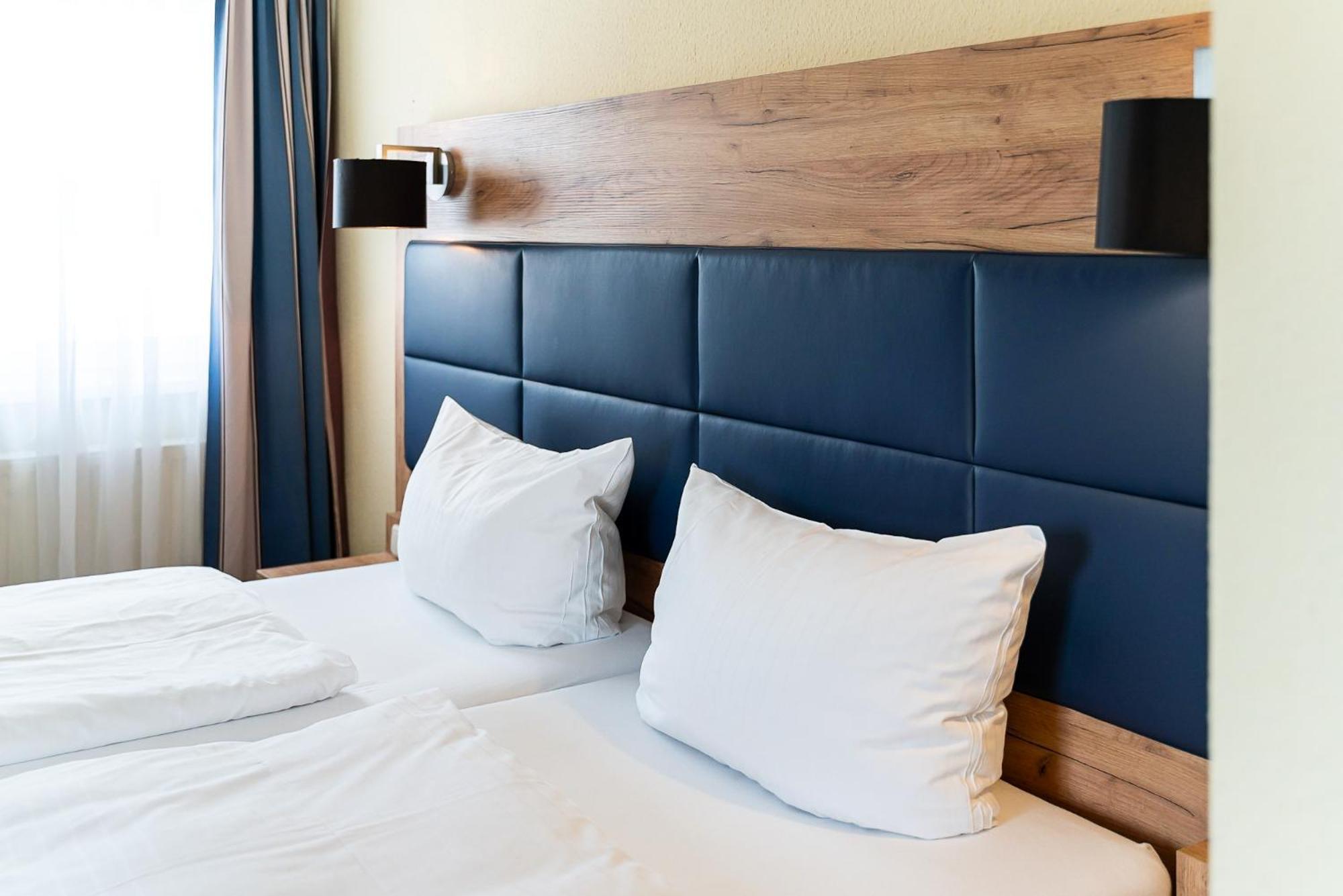 Sleepbeeone Wilhelmshaven Hotel ภายนอก รูปภาพ