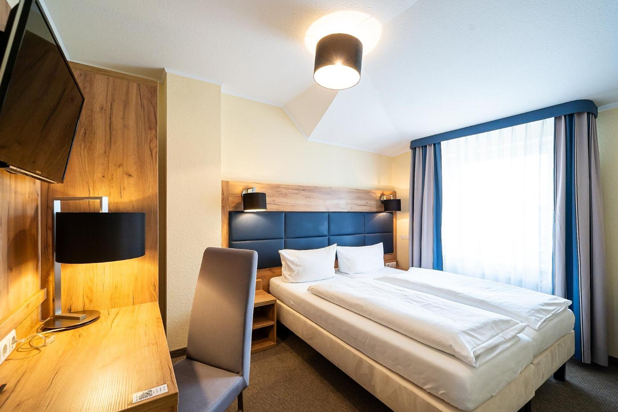 Sleepbeeone Wilhelmshaven Hotel ภายนอก รูปภาพ
