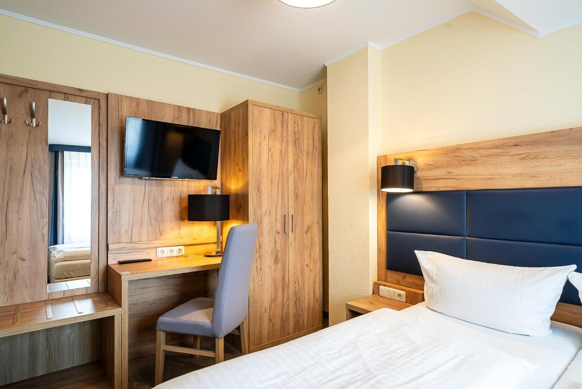 Sleepbeeone Wilhelmshaven Hotel ภายนอก รูปภาพ