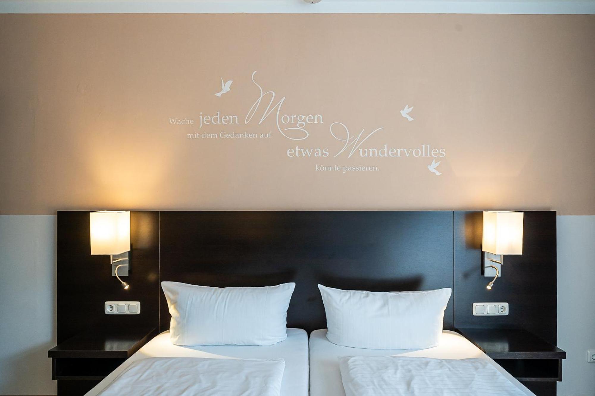 Sleepbeeone Wilhelmshaven Hotel ภายนอก รูปภาพ