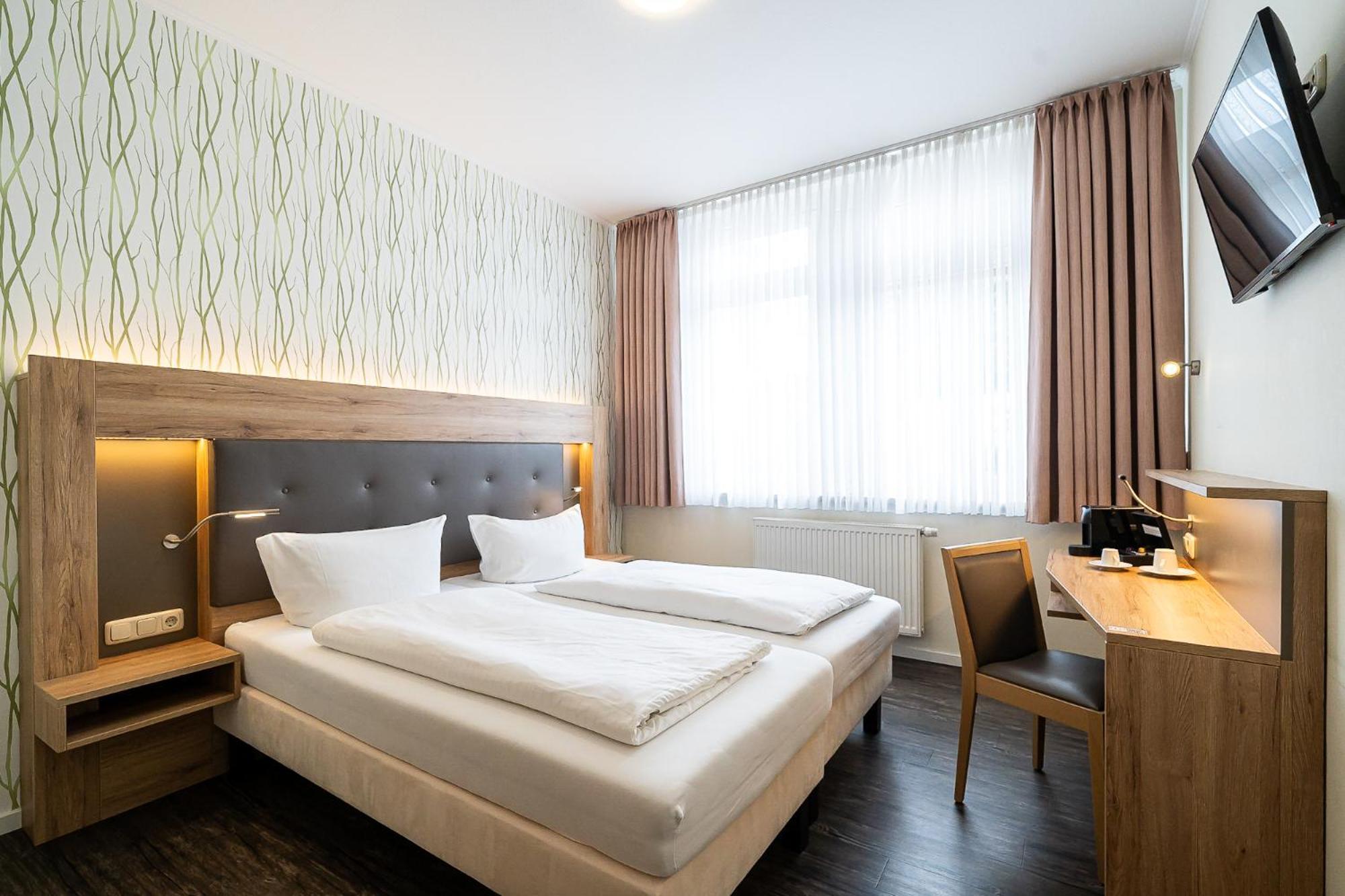 Sleepbeeone Wilhelmshaven Hotel ภายนอก รูปภาพ