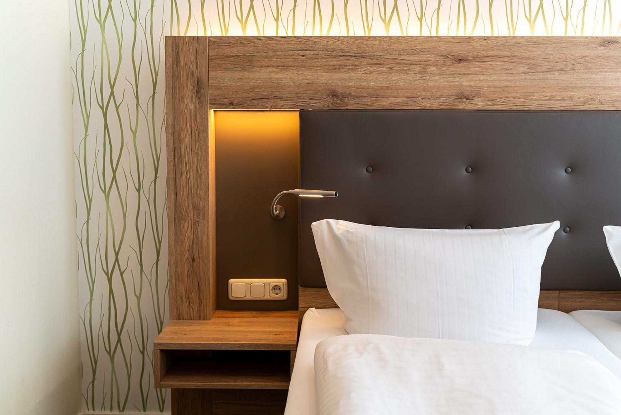 Sleepbeeone Wilhelmshaven Hotel ภายนอก รูปภาพ