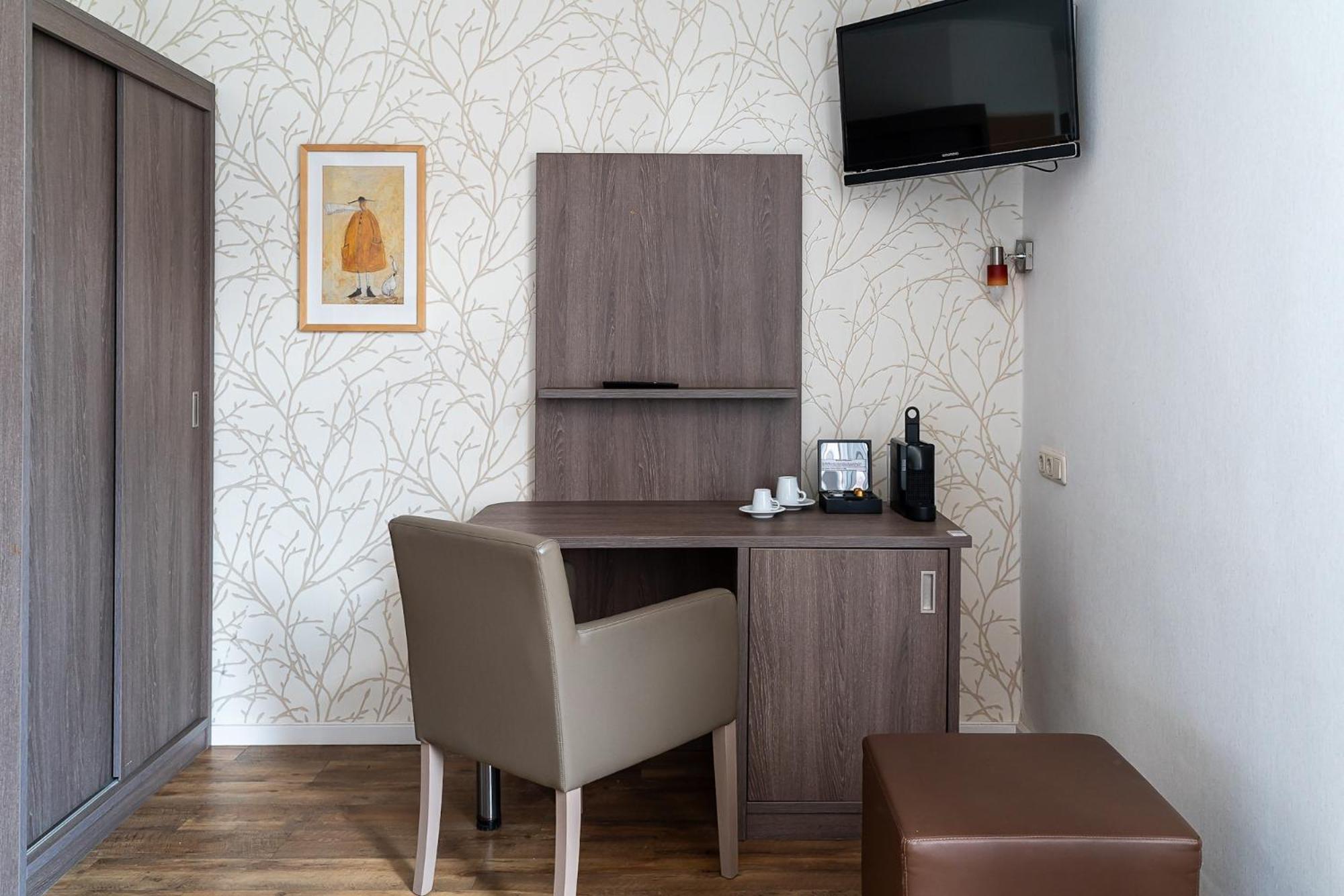 Sleepbeeone Wilhelmshaven Hotel ภายนอก รูปภาพ
