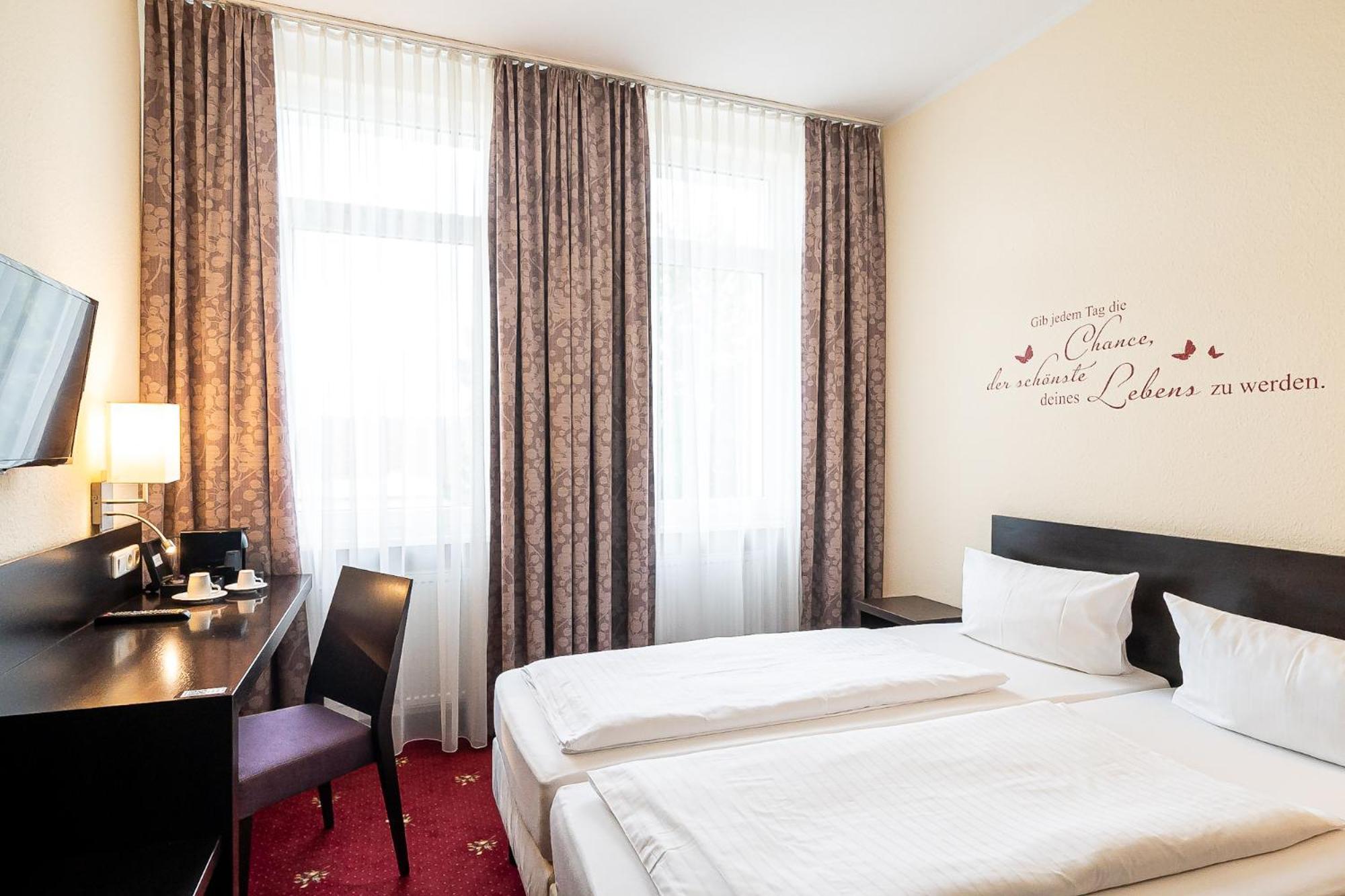 Sleepbeeone Wilhelmshaven Hotel ภายนอก รูปภาพ