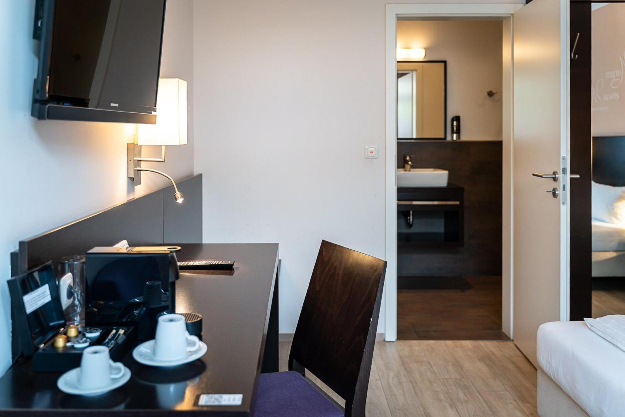 Sleepbeeone Wilhelmshaven Hotel ภายนอก รูปภาพ