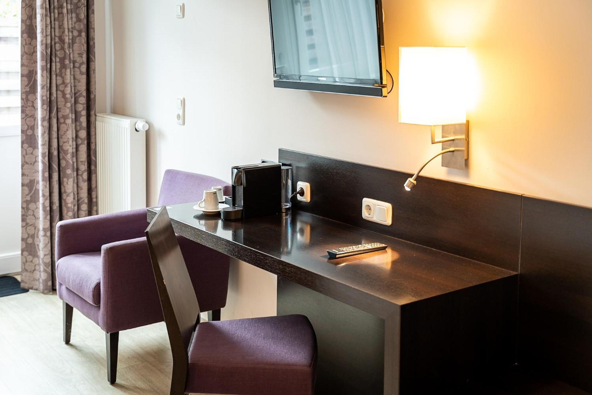 Sleepbeeone Wilhelmshaven Hotel ภายนอก รูปภาพ