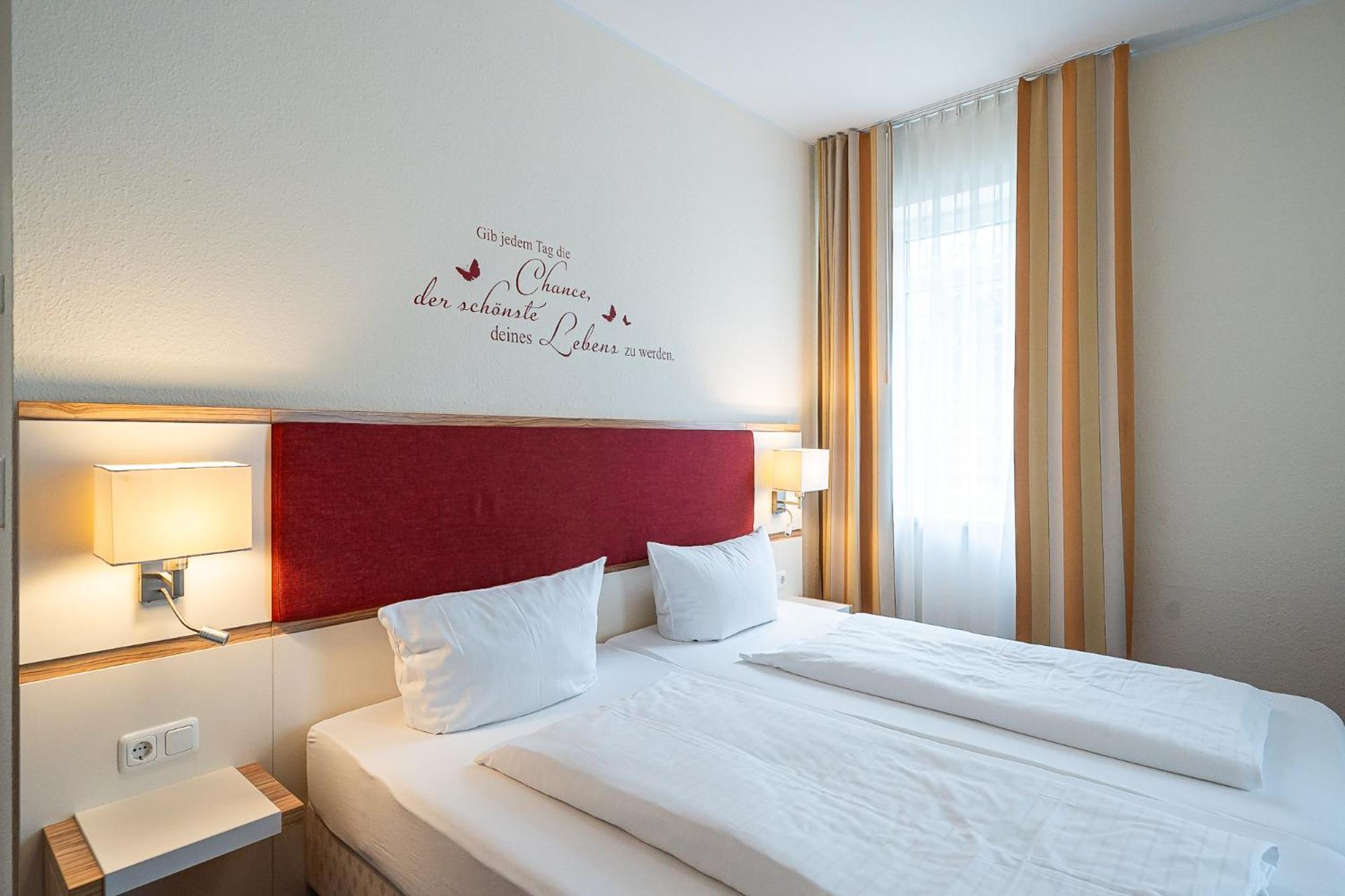 Sleepbeeone Wilhelmshaven Hotel ภายนอก รูปภาพ