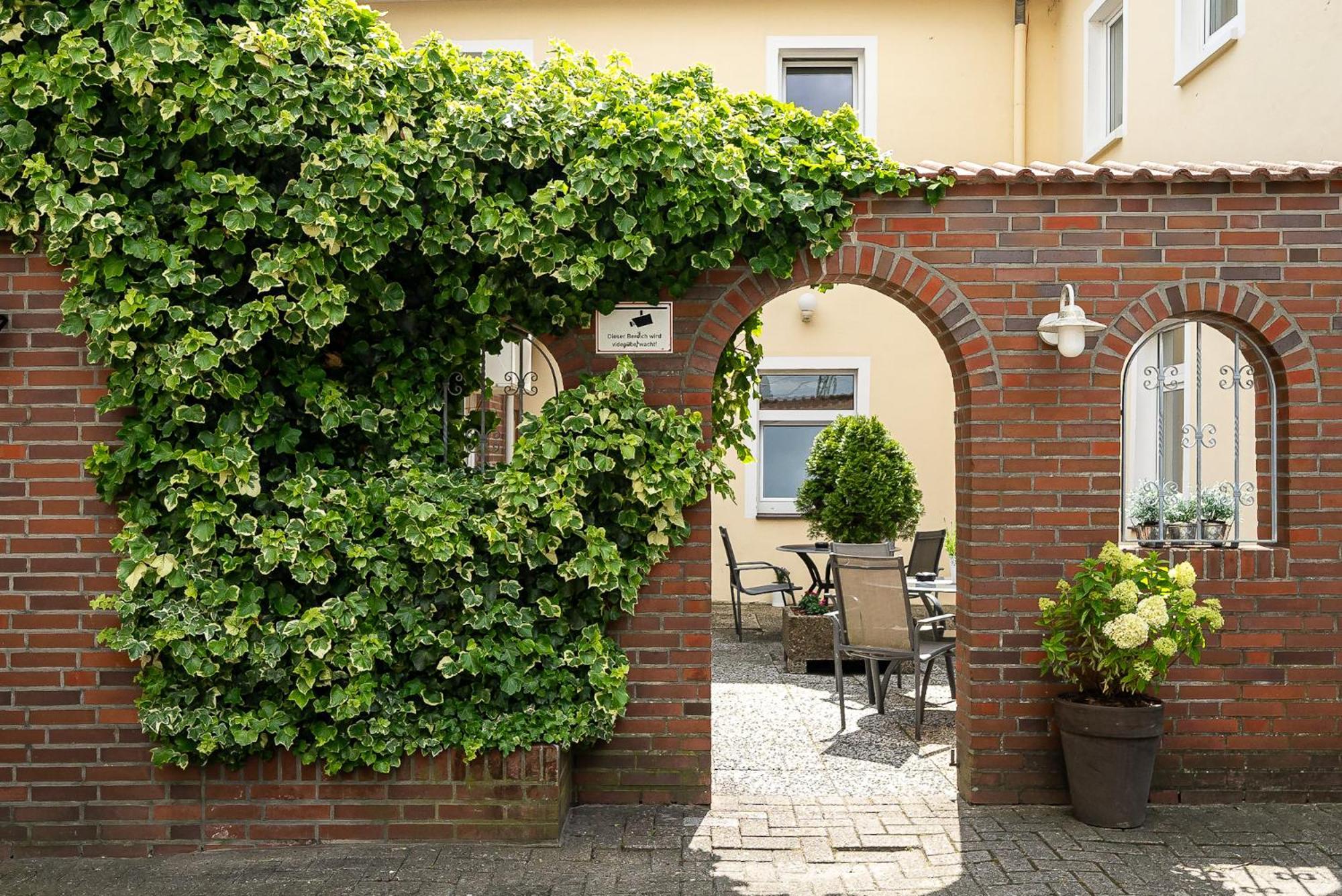 Sleepbeeone Wilhelmshaven Hotel ภายนอก รูปภาพ