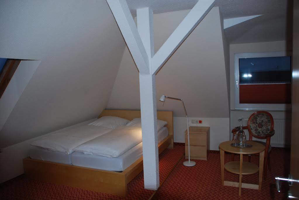 Sleepbeeone Wilhelmshaven Hotel ภายนอก รูปภาพ