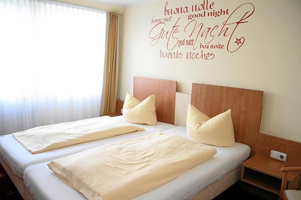 Sleepbeeone Wilhelmshaven Hotel ภายนอก รูปภาพ